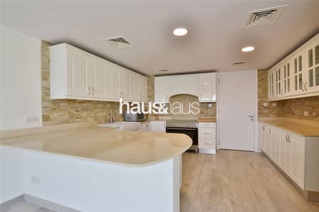 Exclusive | Fully Upgraded | Lake Views Exclusive | Fully Upgraded | Lake Views