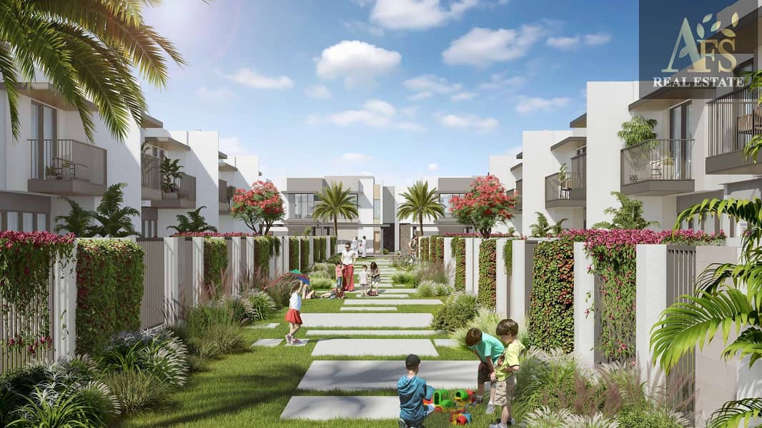 10 Bring the Magic of Your Hometown to Dubai | Spacious 3 BR Townhouse.