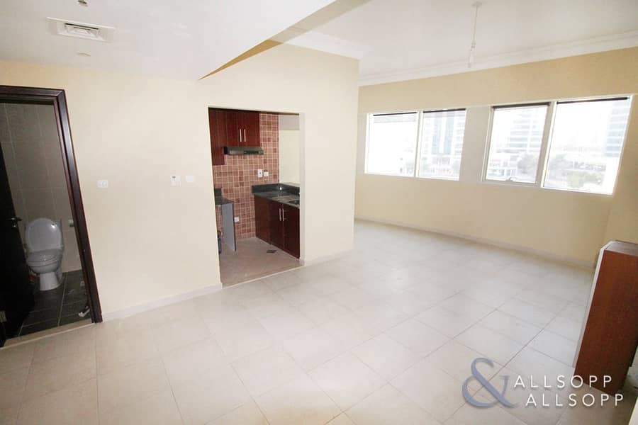 Excellent One Bed in Lake Shore Tower<BR/><BR/>