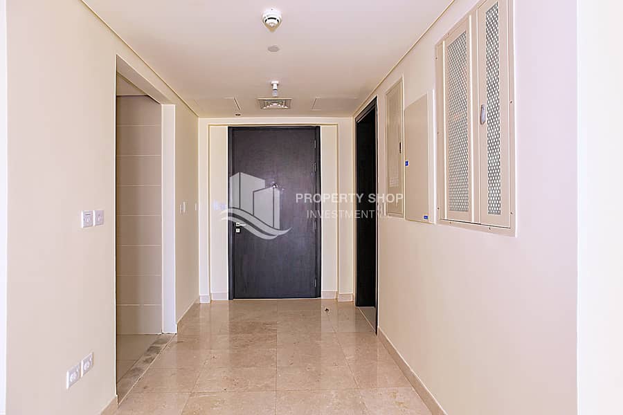 4 1-bedroom-apartment-al-reem-island-marina-square-ocean-terrace-foyer. JPG