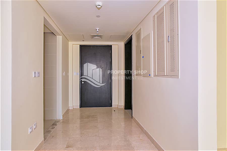 5 1-bedroom-apartment-al-reem-island-marina-square-ocean-terrace-foyer-1. JPG