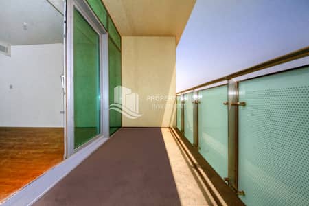 شقة 1 غرفة نوم للبيع في شاطئ الراحة، أبوظبي - 1-br-apartment-abu-dhabi-al-raha-beach-al-muneera-al-maha-1-balcony. JPG