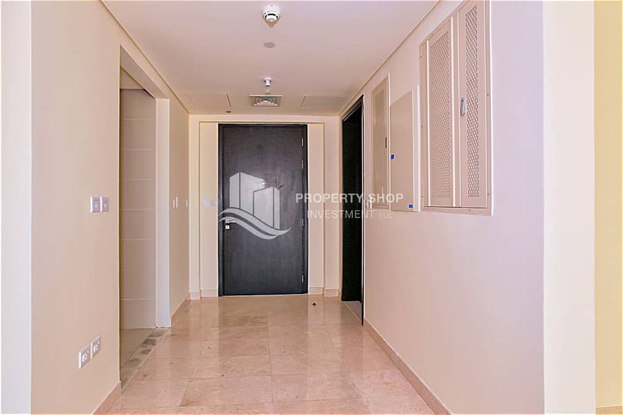5 1-bedroom-apartment-al-reem-island-marina-square-ocean-terrace-foyer-1. JPG