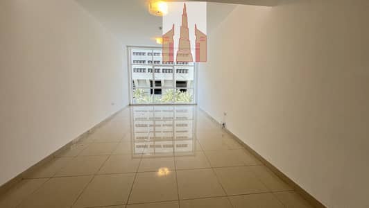 Luxury 3bhk in sheikh zayed road rent only 198k