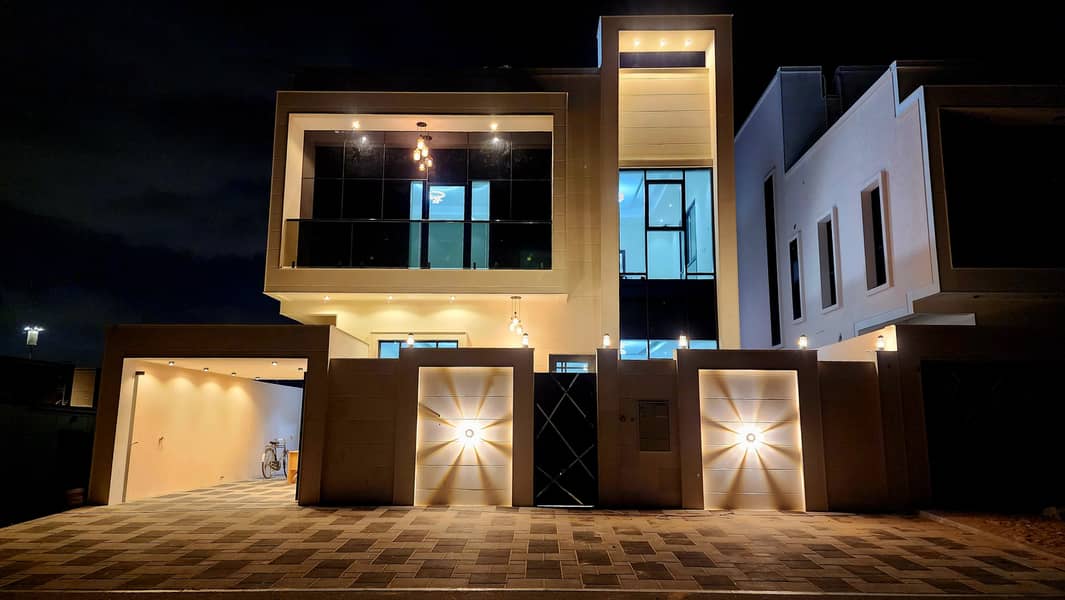 Villa with central air conditioning, personal finishing, three floors, stone face, modern design, free ownership for all nationalities, without annual