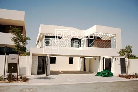 Hot Offer Luxurious 5BR Villa in West Yas Hot Offer Luxurious 5BR Villa in West Yas