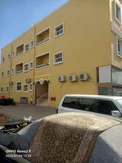 For annual rent in Ajman, Al Rawda 2 area, a room and a hall are available with an excellent area, close to services and entrances and exits to Dubai