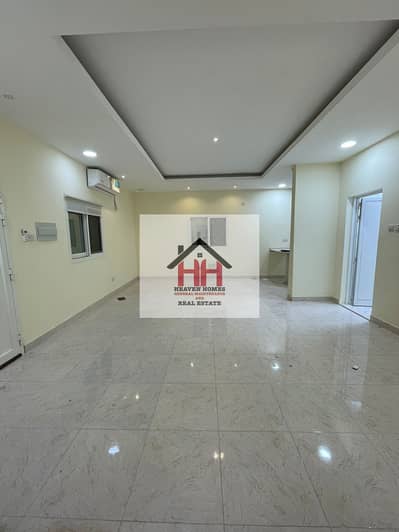 2 Bedroom Villa for Rent in Al Bahia, Abu Dhabi - 2 bedroom 2 bathroom hall kitchen available in Al Bahia bahar