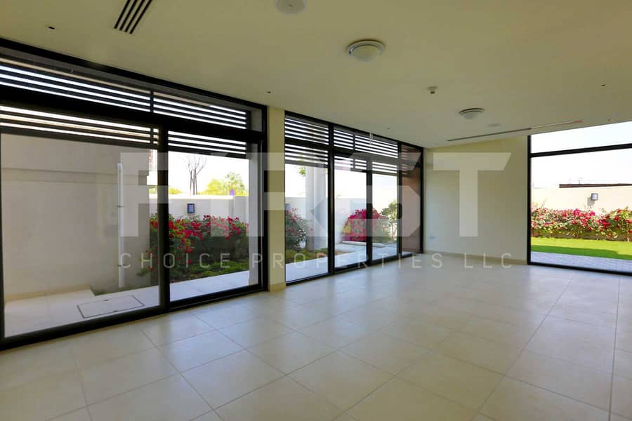 20 Internal Photo of 4 Bedroom Villa in West Yas Yas Island Abu Dhabi U. A (26). jpg