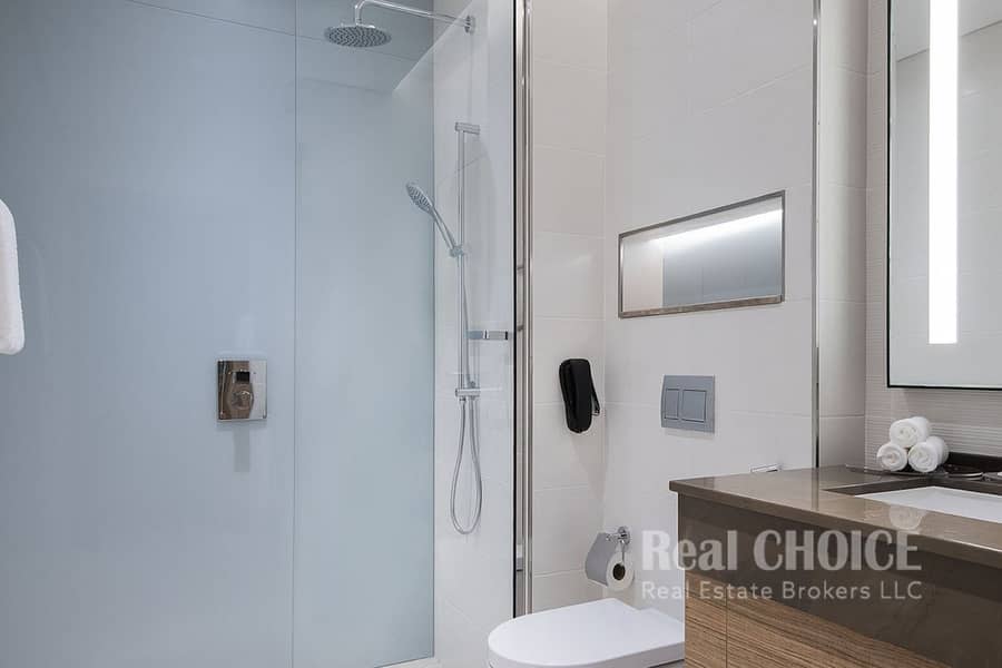 5 DXBRI Studio Suite Bathroom. jpg