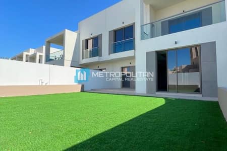 3 Bedroom Villa for Rent in Yas Island, Abu Dhabi - Massive 3BR TH | Garden View | Close To The Gate