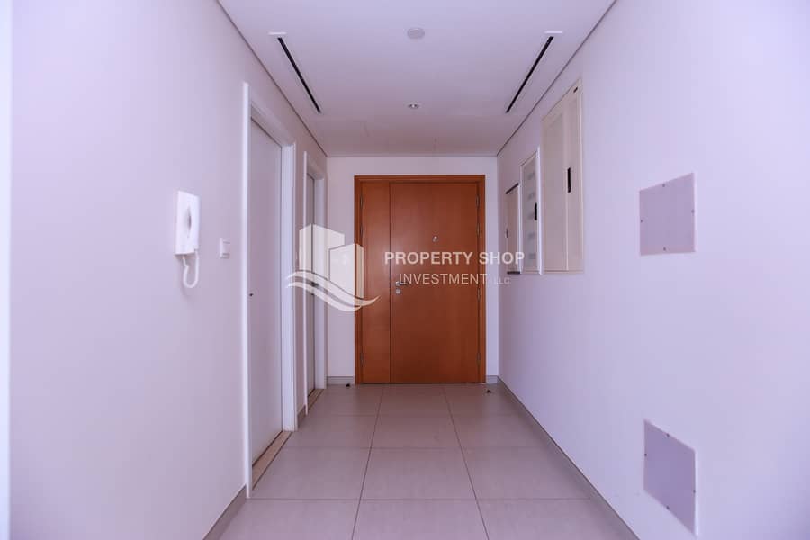 6 3-bedroom-apartment-al-reem-island-Shams-abu-dhabi-amaya-tower-foyer. JPG