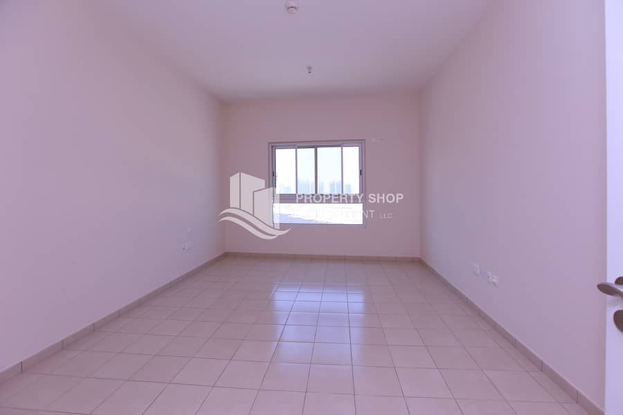 11 3-bedroom-apartment-al-reem-island-Shams-abu-dhabi-amaya-tower-master-bedroom. JPG