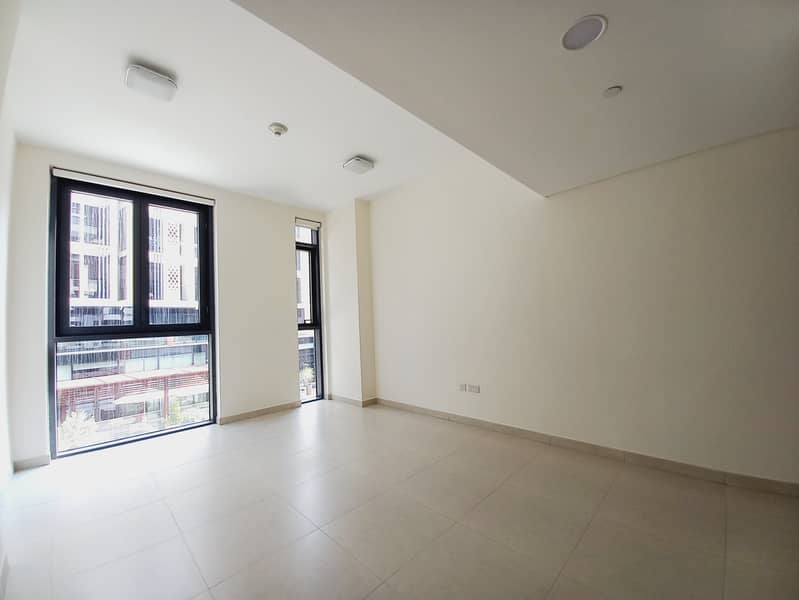 BRAND NEW SPACIOUS 1BHK APARTMENT WITH STORE/LAUNDRY ROOM