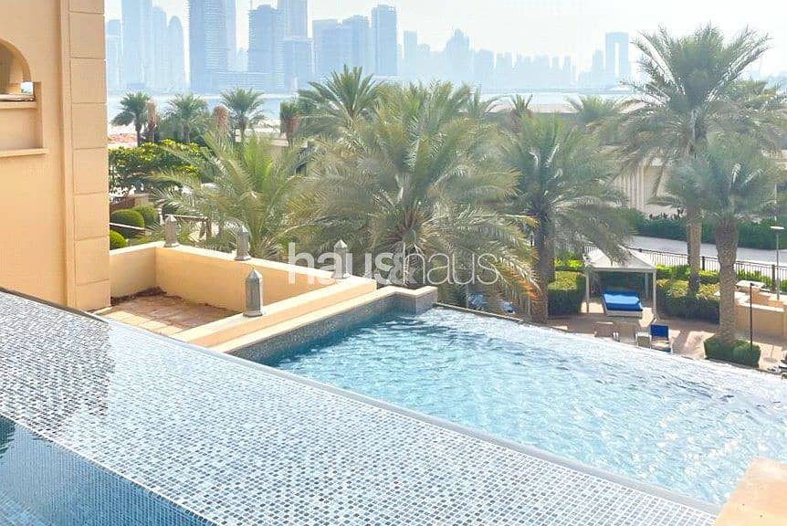 Private Garden and BBQ Area | Direct Beach Access