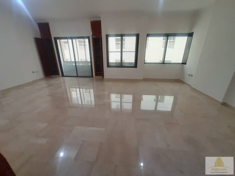 Spacious 4Bhk With|Balcony|Two Master Room|Located In Corniche Road |Rent|85,000 Yearly