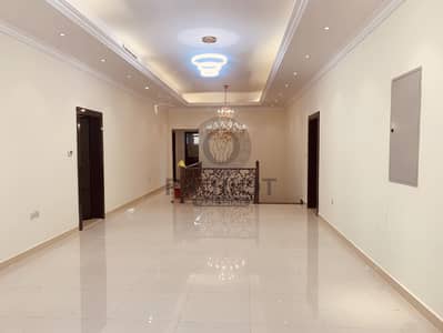 فیلا 5 غرف نوم للايجار في البرشاء، دبي - تم تجديده بالكامل || 5 غرف نوم || ساحة أمامية ضخمة