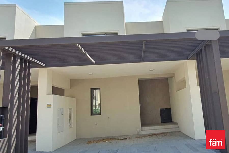 One Month Free | 3 Bedroom Townhouse Available One Month Free | 3 Bedroom Townhouse Available