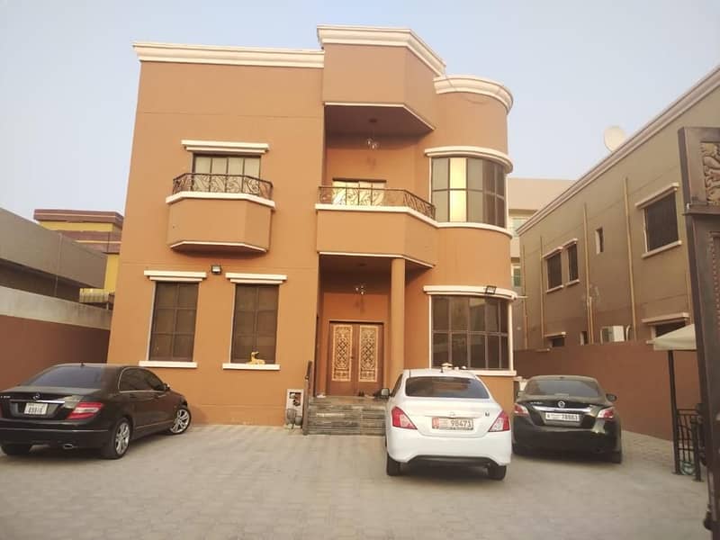 Villa for sale in Ajman, residential and commercial

 Al Rawda area, two floors, very close to Sheikh Ammar Street

 It is very close to the Dubai and Sharjah exits and the Mohammed bin Dhaid exit

 The villa area is 5000 square feet

 7 years old

 The v