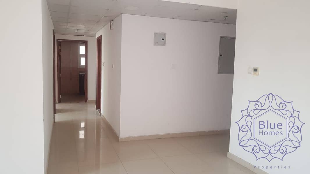 شقة في أبو شغارة 3 غرف 40000 درهم - 7834294