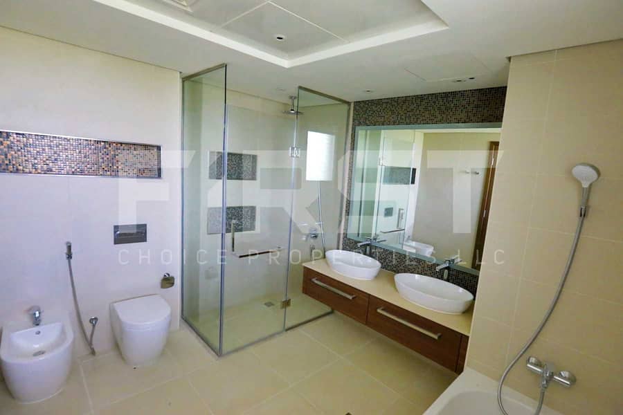 35 Internal Photo of 5 Bedroom Villa in West Yas Yas Island Abu Dhabi UAE (20). jpg
