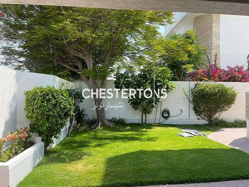 Spacious Layout, Close To Beach, Sought After Area Spacious Layout, Close To Beach, Sought After Area