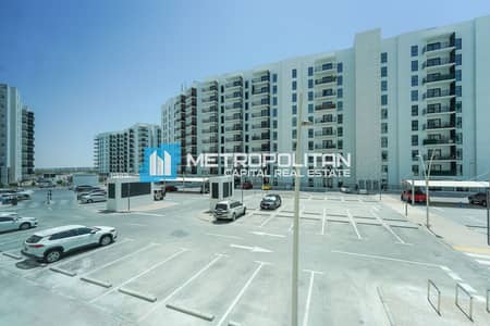 2 Bedroom Apartment for Sale in Yas Island, Abu Dhabi - Lavish 2BR | Perfect Investment | Best Price