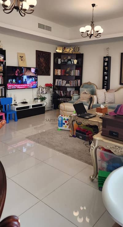 SPACIOUS 4BR +MAID- SINGLE ROW - VACANT  READY TO MOVE - CLOSE KITCHEN - BIG LIVING
