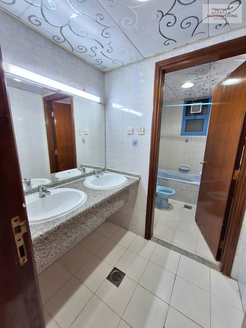 Fantastic and very Spacious Two Bedroom Hall Apartment in Excellent