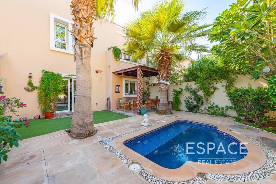 3 Bed | Great Location | Private Pool