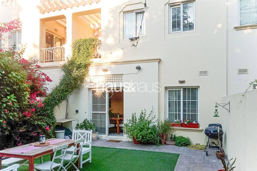 Close to the pool | Green Garden | Well maintained