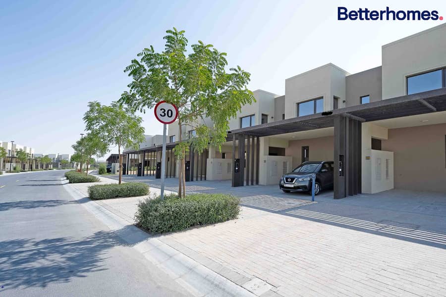 Modern Living | Vacant Now | Great Location Modern Living | Vacant Now | Great Location
