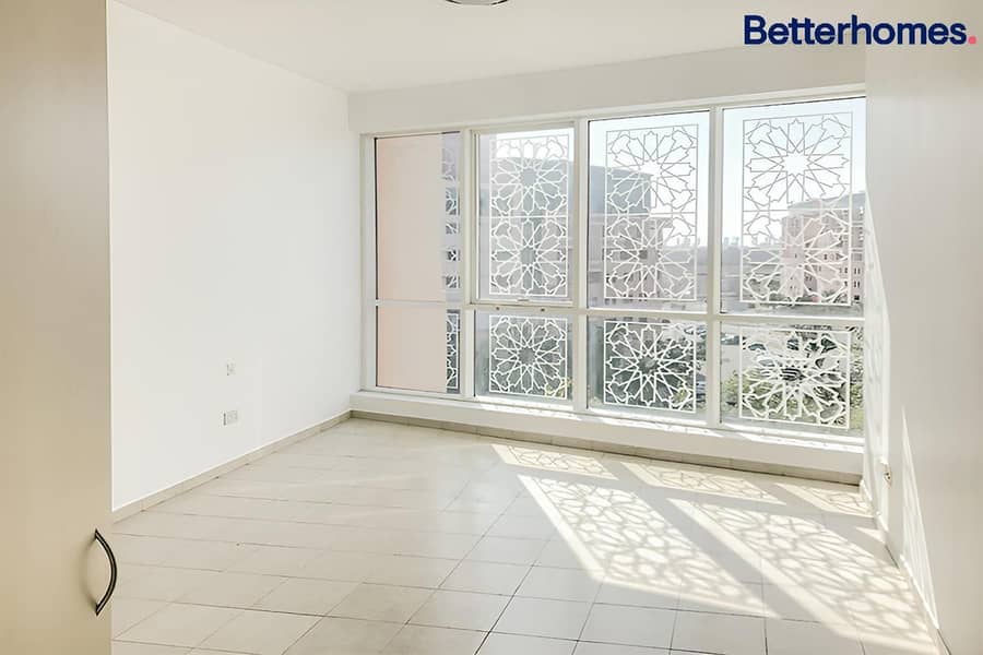 Rented | No Balcony | Higher flr | Well maintained
