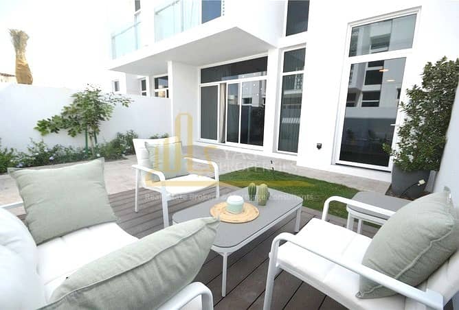 BEST DEAL ! 4 Bedroom's Semi - Detached House BEST DEAL ! 4 Bedroom's Semi - Detached House