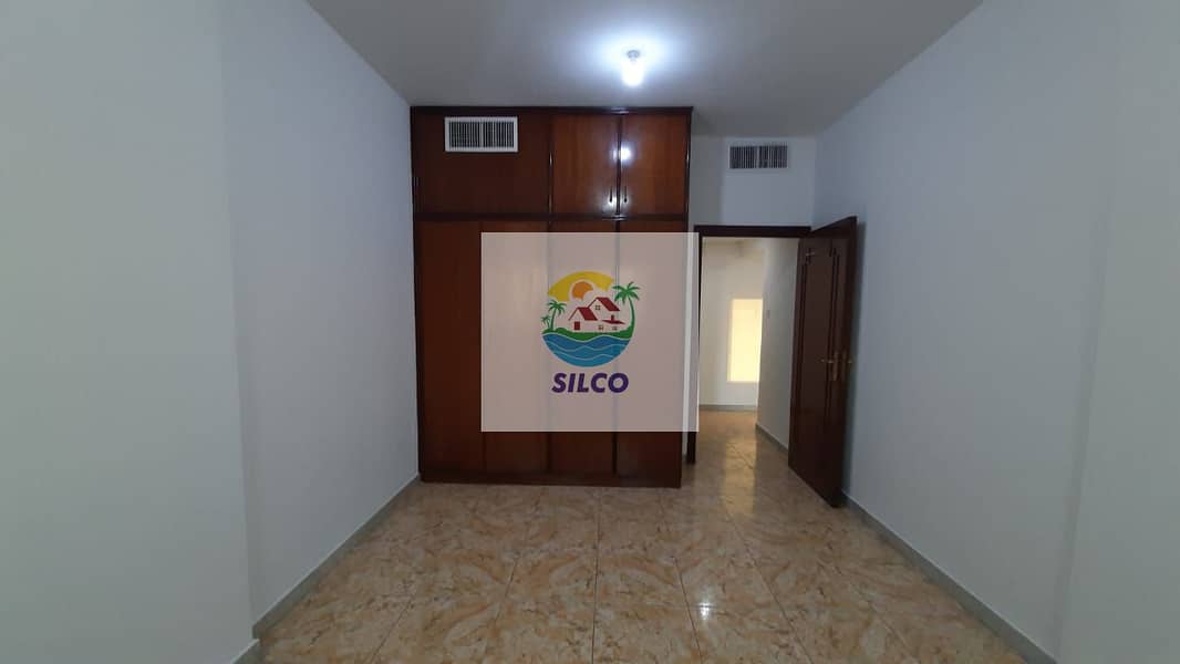 شقة في المشرف 1 غرفة 38000 درهم - 6603749