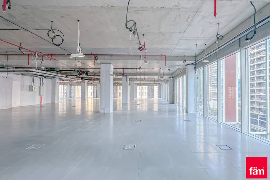 Semi-Fitted Half Floor Office in Dubai Marina