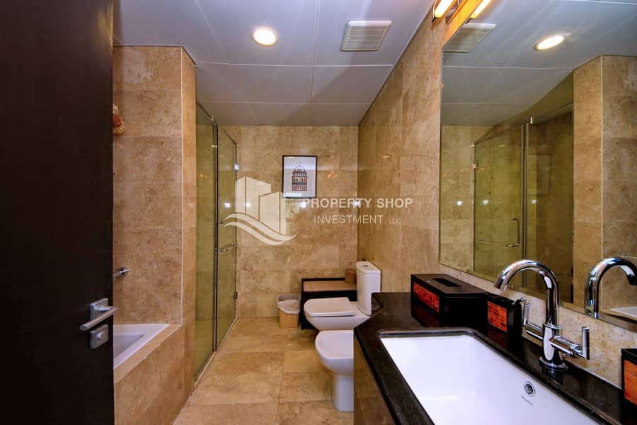 14 2-bedroom-abu-dhabi-al-reem-island-marina-square-ocean-terrace-master-bathroom. JPG