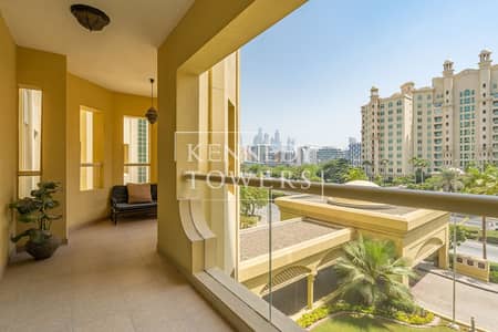 2 Bedroom Apartment for Rent in Palm Jumeirah, Dubai - Beach and Gym | Large Balcony | Iconic Location