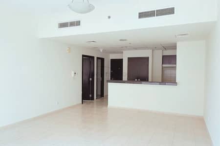 Spacious | Near to Mall | Vacant