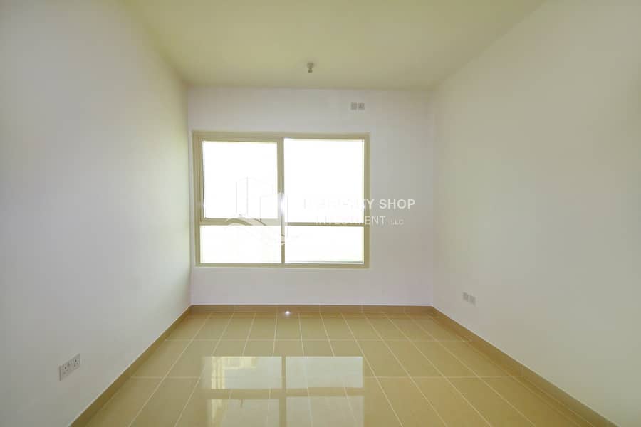 4 1-bedroom-apartment-al-reem-island-marina-square-burooj-view-bedroom. JPG