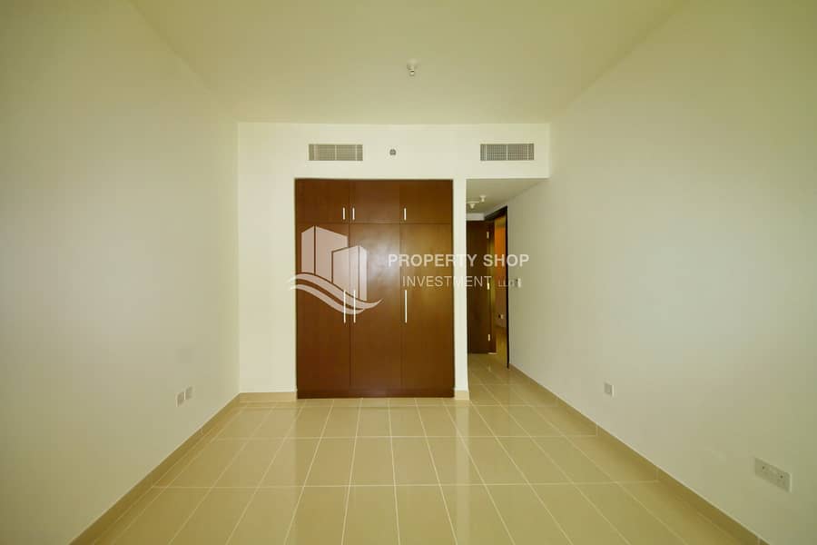 5 1-bedroom-apartment-al-reem-island-marina-square-burooj-view-cabinet. JPG