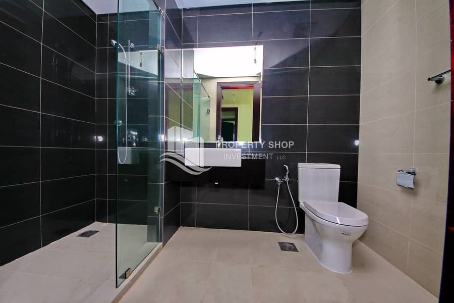 9 2-br-aprtment-abu-dhabi-al-reem-island-marina-square-mag-5-residences-bathroom-2. JPG