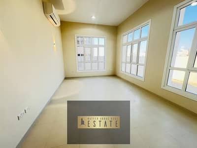شقة 3 غرف نوم للايجار في بني ياس، أبوظبي - شقة في بني ياس 3 غرف 80000 درهم - 8446786