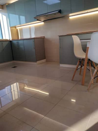 In the Emirate of Ajman  Al Nuaimiya area  3-room apartment with a living room, very spacious  Very clean apartment in a clean building  Apartment in