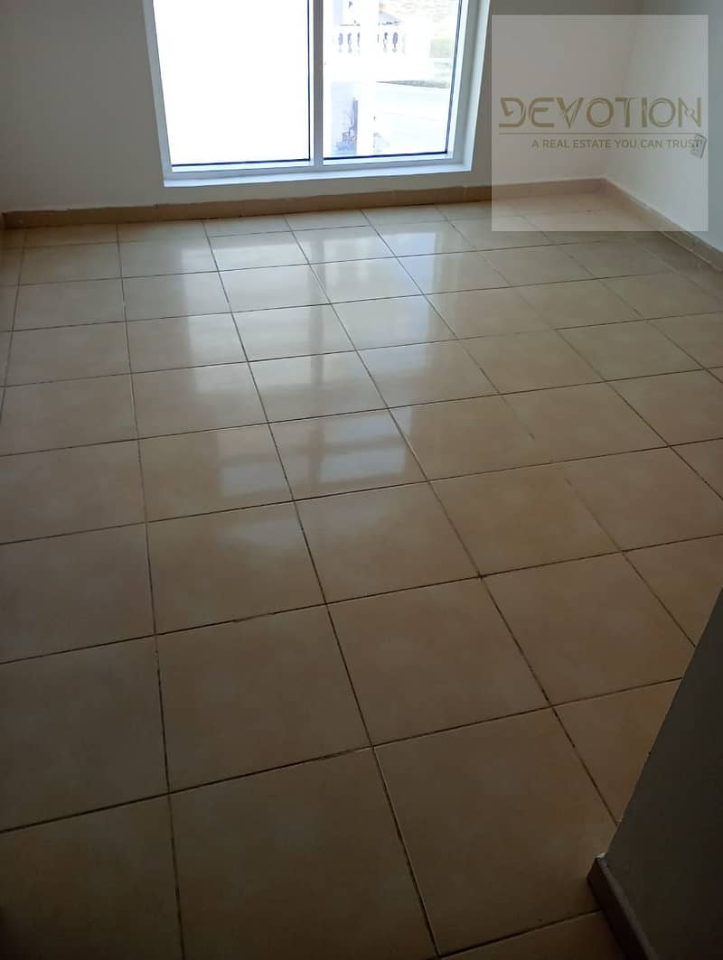 4 ba3072dc-90b9-45bc-89c4-0446cc3de87c. jpg