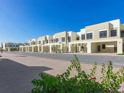 3 Bedroom Townhouse for Sale in Town Square, Dubai - Huge plot | Facing park | Negotiable