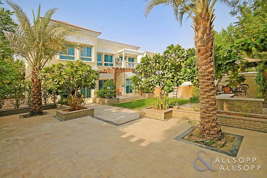 5 Bedrooms | Fully Landscaped | Vacant