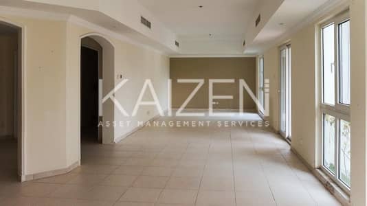 Spacious 4 Bedroom Villa with Lovely Private Garden Spacious 4 Bedroom Villa with Lovely Private Garden