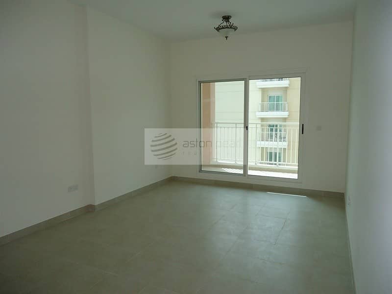 Up to 3 Chqs! Spacious 1 BR