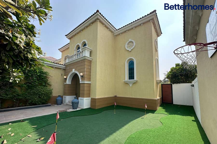 Exclusive | Fully Upgraded Kitchen & Bathrooms Exclusive | Fully Upgraded Kitchen & Bathrooms